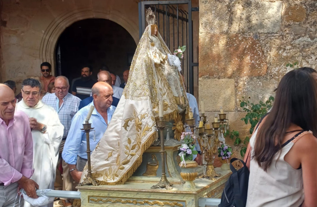 La misa se celebró en San Martín de Tours