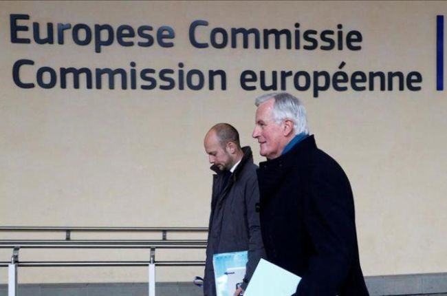 Michel Barnier, a su llegada este lunes a la sede de la Comisión en Bruselas.-REUTERS/ FRANCOIS LENOIR