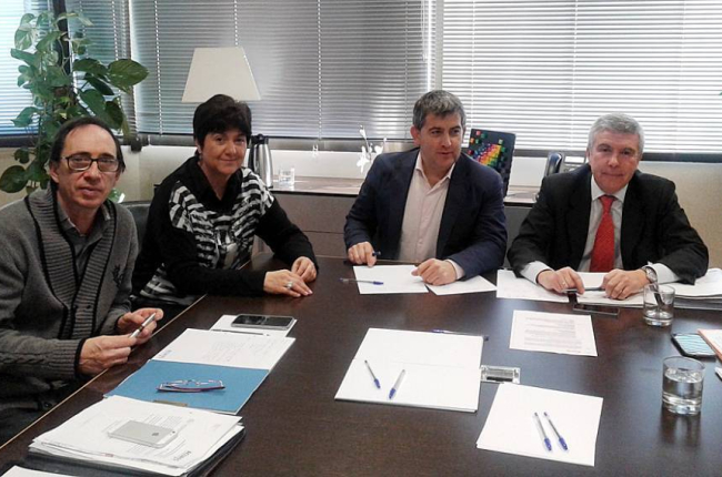 Gustavo Martínez, Aránzazu Vallejo, Javier Antón y Jerónimo Moreno, en  la comisión de seguimiento celebrada ayer en Madrid.-ACUAES