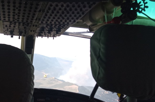 Llegada de los helicópteros sorianos al incendio de Ezcaray. HDS