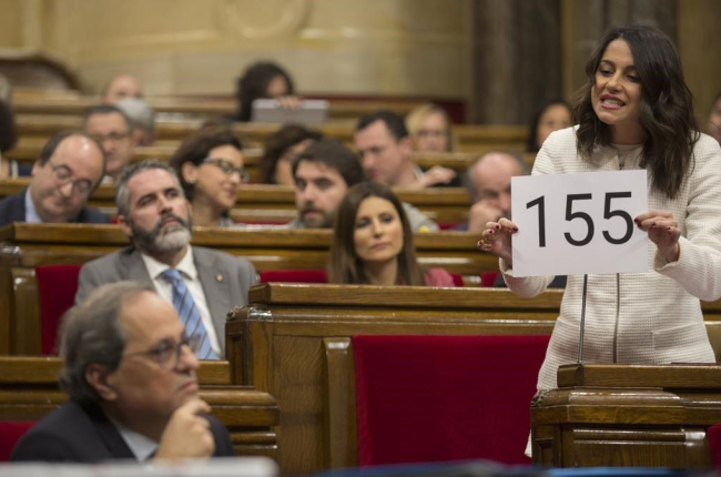 Inés Arrimadas amenaza con el 155 a Quim Torra en la sesión de control del Parlament.-ALBERT BERTRAN
