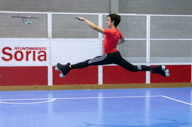 Héctor Díez en un entrenamiento en el polideportivo de San Andrés. MARIO TEJEDOR