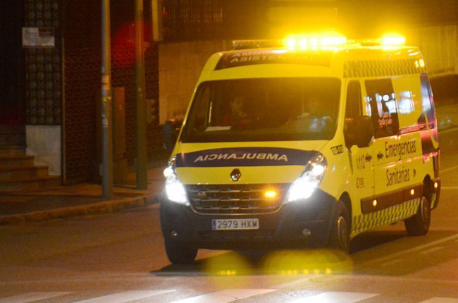 Ambulancia del servicio de Emergencias.-HDS