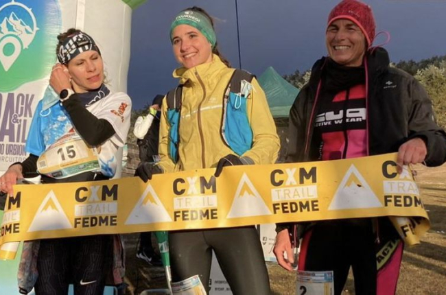 Entrega de premios en la categoría femenina con triunfo de Nuria Domínguez. HDS