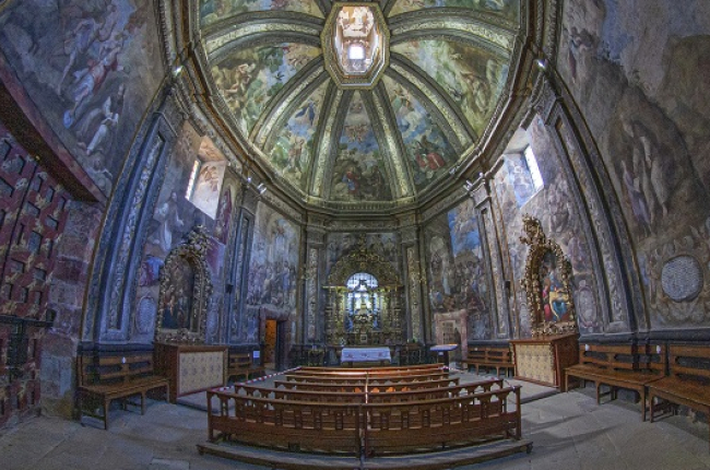 Interior de la ermita de San Saturio. MARIO TEJEDOR