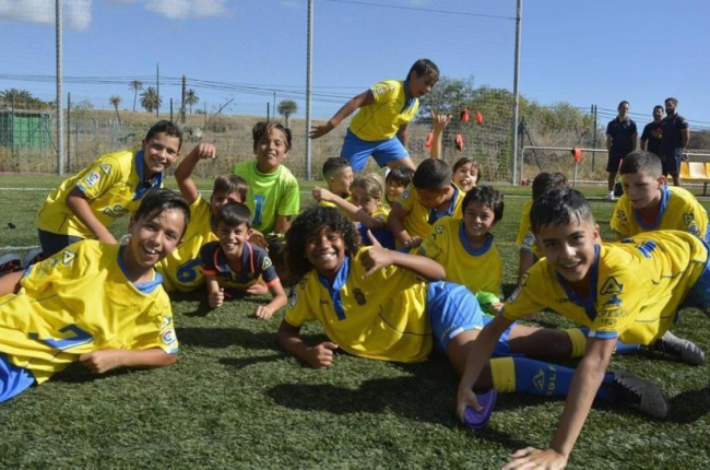 Sesión de entrenamiento de uno de los equipos alevín de la UD Las Palmas.-EL PERIÓDICO