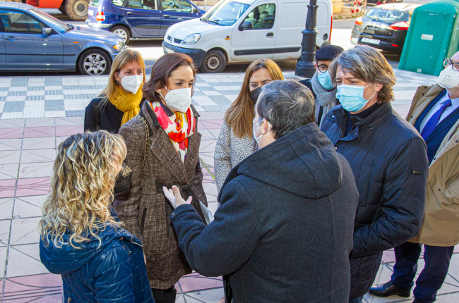 Reyes Maroto a su llegada a la Cámara de Comercio de Soria. MARIO TEJEDOR