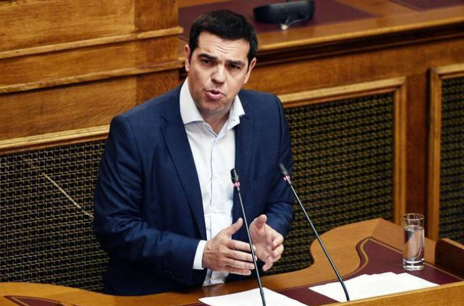 Tsipras, durante su intervención ante el Parlamento griego.-Foto: AFP / LOUISA GOULIAMAKI