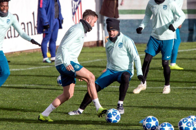 Griezmann y Saúl, en un entrenamiento del Atlético-EFE
