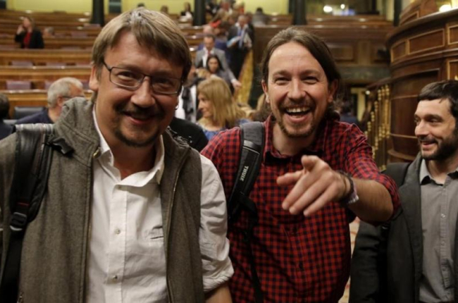 Pablo Iglesias y Xavier Domènech en el Congreso de los Diputados.-JOSÉ LUIS ROCA