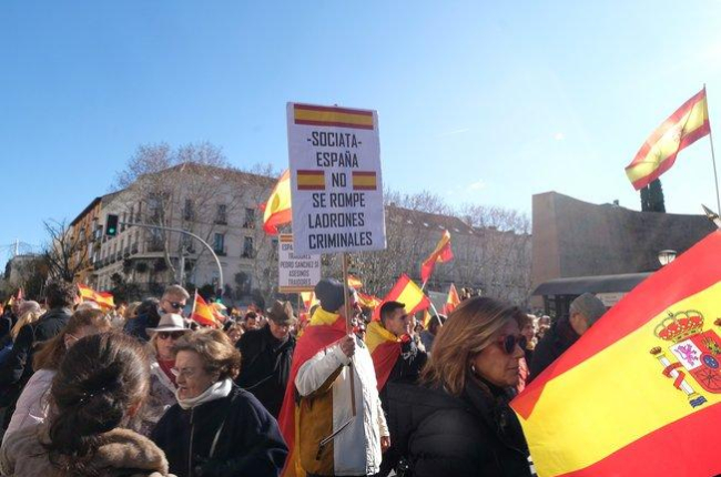 Manifestación contra la investidura de Pedro Sánchez, celebrada en Madrid.-EUROPA PRESS