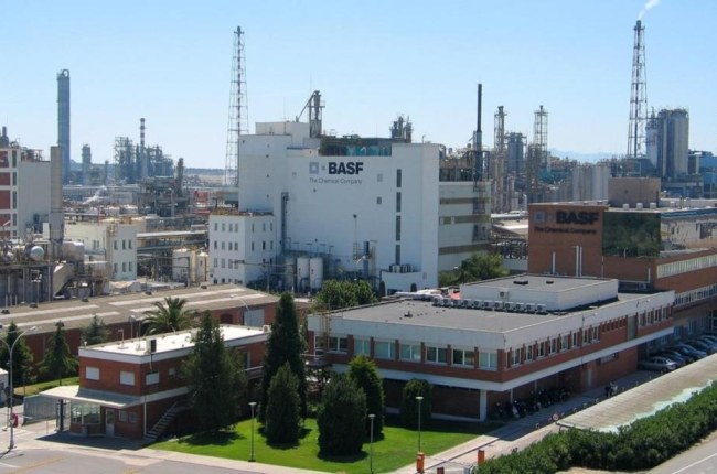 Instalaciones de Basf en Tarragona.-ARCHIVO / JOAN PUIG