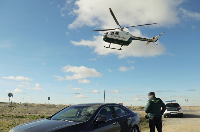 Un helicóptero y varios drones se unen a la búsqueda del joven de Paradinas de San Juan desaparecido tras sufrir un accidente. ICAL