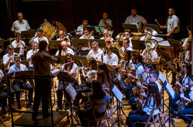Concierto de la banda de música de Almazán. MARIO TEJEDOR (10)