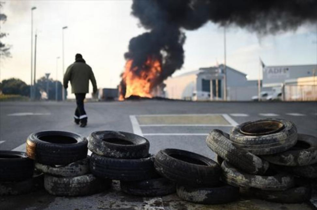 Una de las recientes protestas en el oeste de Francia.-AFP / JEAN-SEBASTIEN EVRARD