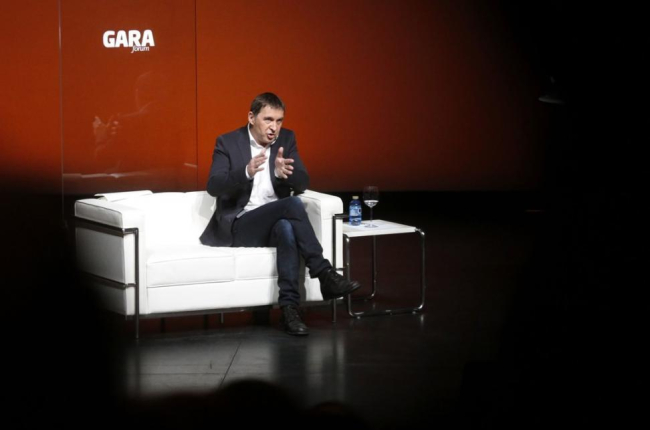 Arnaldo Otegi admitió en un forum organizado por el diario Gara que la izquierda aberzale había cometido "grandes errores".-JUAN HERRERO / EFE