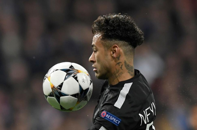 Neymar, en el Bernabéu.-GABRIEL BOUYS (AFP)