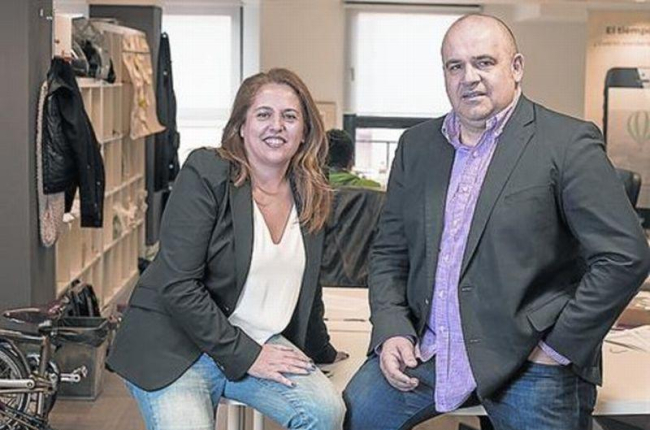 El inversor Carlos Blanco y la consejera delegada de Conector, Elisabeth Martínez.-MARC SÁNCHEZ