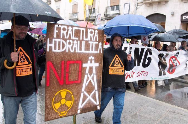 Ricardo Ordóñez / ICAL Manifestaciones contra el fracking en la provincia de Burgos.-