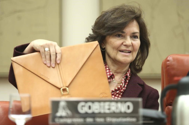 La vicepresidenta del Gobierno, Carmen Calvo, este martes en el Congreso.-DAVID CASTRO