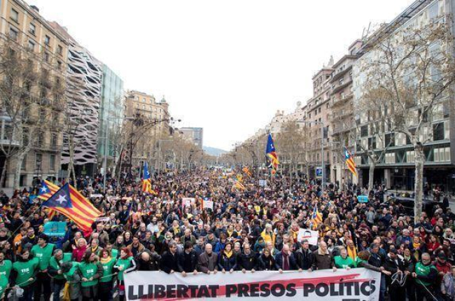Manifestación en solidaridad con Puigdemont-324.CAT