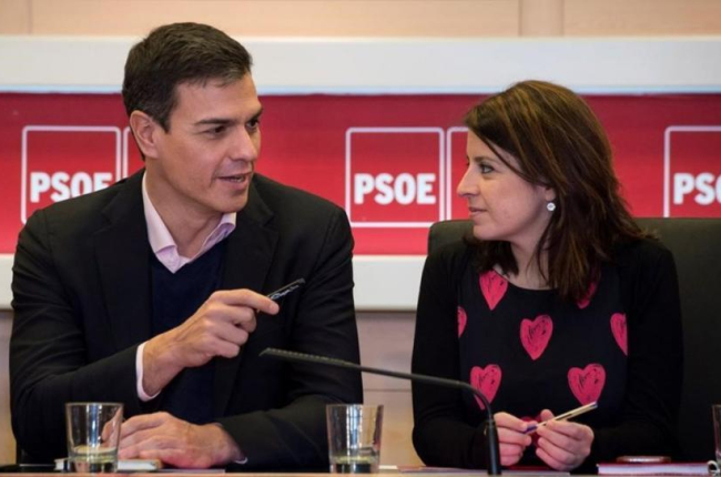 Pedro Sánchez y Adriana Lastra, este lunes en la sede madrileña de Ferraz. /-LUCA PIERGIOVANNI / EFE