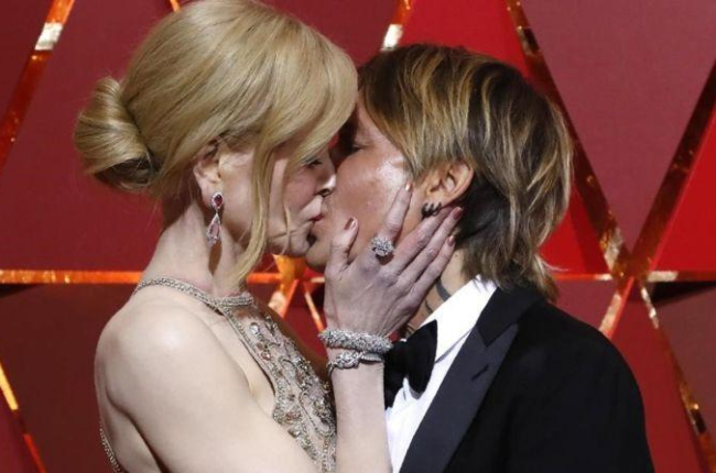 Nicole Kidman y su marido, Keith Urban, a su llegada a la gala de los Oscar, el pasado 26 de febrero.-REUTERS / MARIO ANZUONI