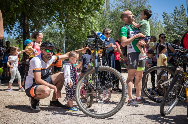 resumen Revisión descuento El Día de la Bicicleta pone a las familias de Soria sobre ruedas