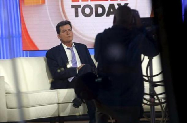 Charlie Sheen, en el plató del programa 'Today show' de la NBC, en noviembre del 2015, donde confesó que tenía el VIH.-REUTERS / MIKE SEGAR
