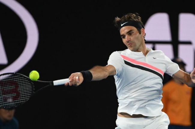 Federer, con un golpe ganador.-SAEED KHAN (AFP)