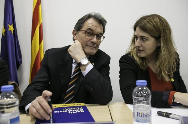 El presidente del PDECat, Artur Mas, y la coordinadora general, Marta Pascal, en la reunión de la ejecutiva del partido, este lunes.-JOAN CORTADELLAS