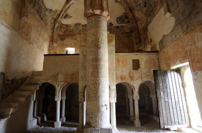 Interior de la ermita mozárabe de San Baudelio. HDS