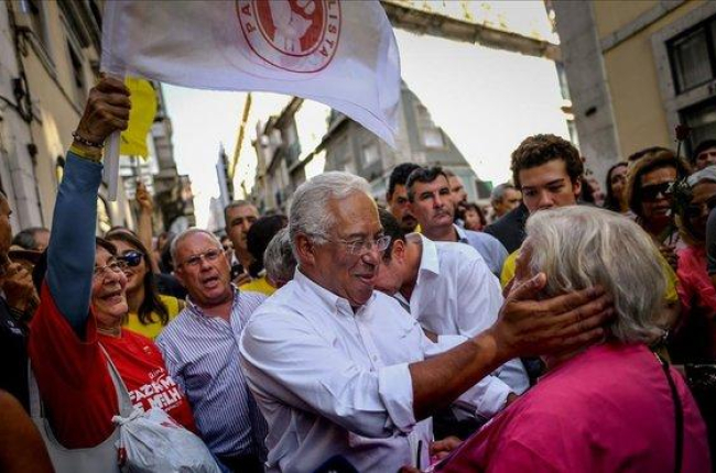 António Costa, ayer en un acto de campaña en el Chiado lisboeta.-AFP / PATRICIA DE MELO MOREIRA