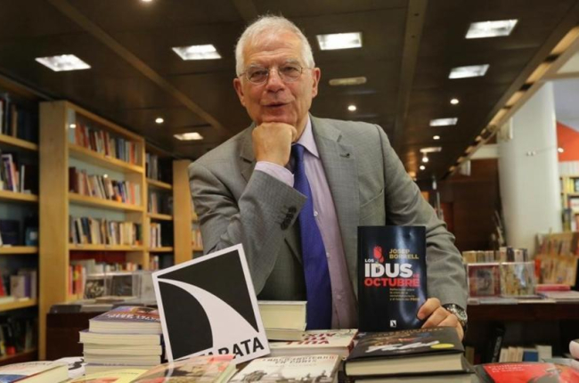 -El exministro Josep Borrell ha pedido hoy a las "estructuras directivas" del Partido Socialista, los llamados "aparatos", que se abstengan de "tratar de influir" en la decisión de los afiliados, de modo que puedan elegir al secretario general con "la máxi