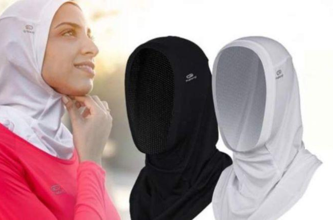 Modelos de hiyab que Decathlon preveía comercializar en Francia.-DECATHLON
