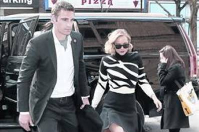 Greg Lenz acompaña a Jennifer Lawrence en Nueva York, en marzo.-GTRES