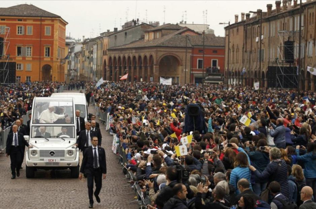 El papa Francisco en su visita a Carpi, Italia.-VICENZO PINTO