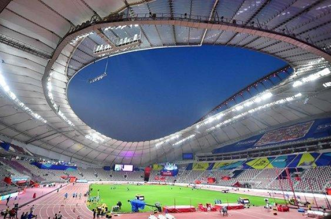El Estadio Khalifa de Doha, en vísperas de la inauguración del Mundial de atletismo.-AFP / GIUSEPPE CACACE