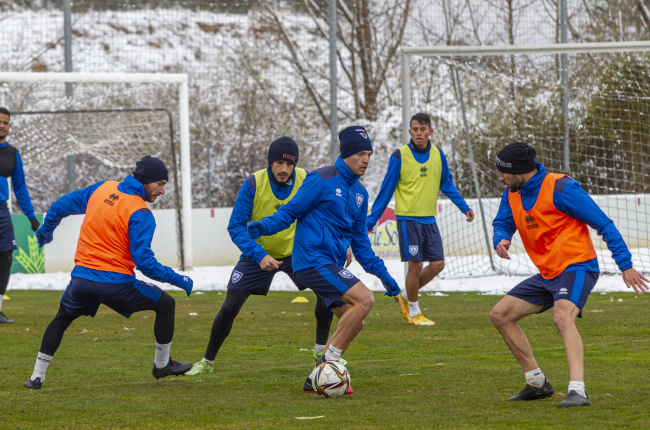 El Numancia ya entrena pensando en el primer partido del año. MARIO TEJEDOR
