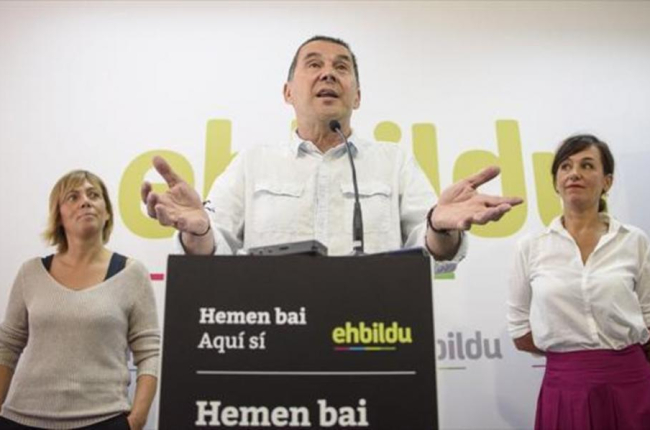 El aspirante de EH Bildu a lendakari, Arnaldo Otegi, en una comparecencia ante la prensa en Bilbao.-EFE / JAVIER ZORRILLA