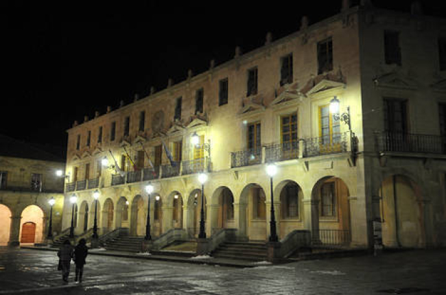La fachada del Ayuntamiento de Soria. / Ú.S.-