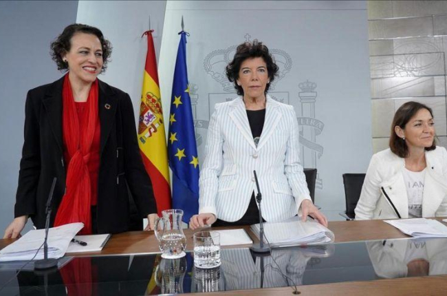 Magdalena Valerio, Isabel Celaá y Reyes Maroto, en una rueda de prensa posterior al Consejo de Ministros.-JOSE LUIS ROCA