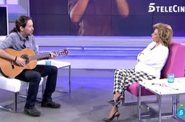 Pablo Iglesias le canta una nana a María Teresa Campos.-MEDIASET
