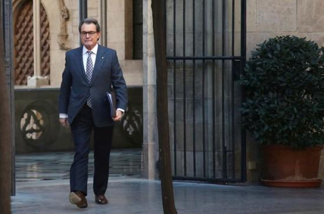 El 'president' de la Generalitat en funciones, Artur Mas, a su llegada a la reunión del Consell Executiu este martes.-JORDI BERMAD