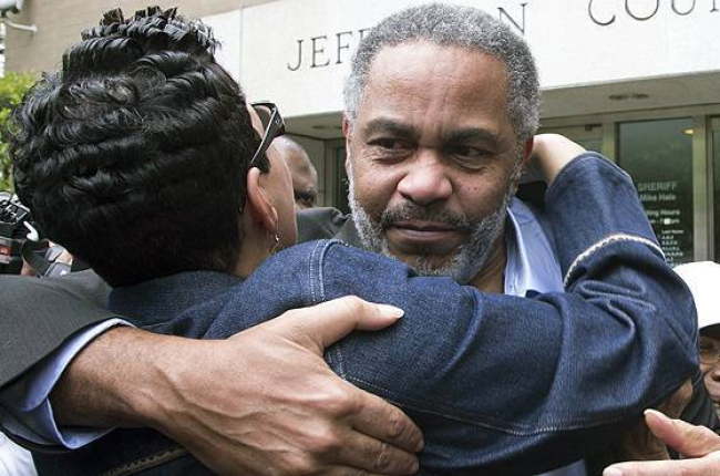 Liberado en EEUU un preso tras pasar 30 años en el corredor de la muerte.-