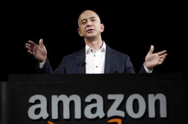 El consejero delegado de Amazon, Jeff Bezos, durante una conferencia, en Santa Monica (California).-REED SAXON (AP)