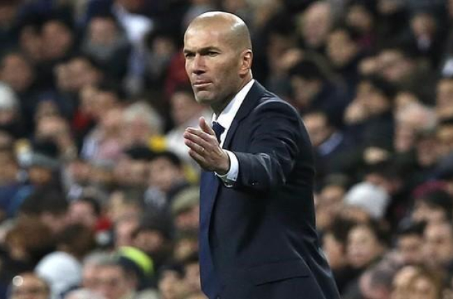 Zinedine Zidane, durante el último partido de Liga contra el Sporting.-DAVID CASTRO