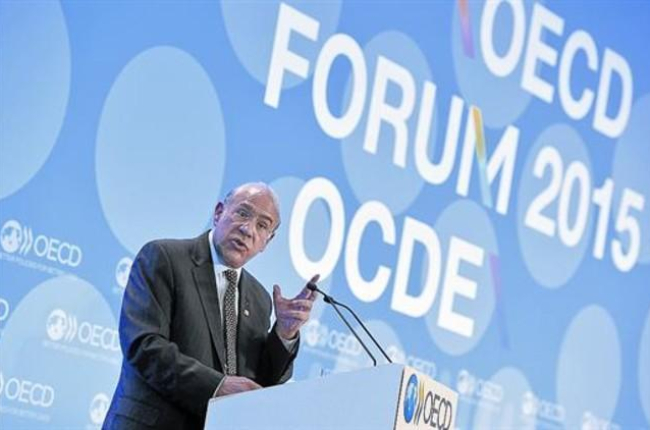 El secretario general de la OCDE, José Ángel Gurría, en una presentación.-AFP / BERTRAND GUAY