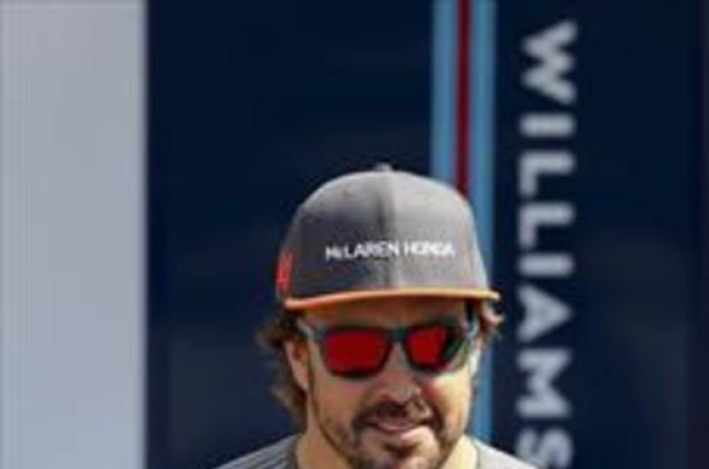 Fernando Alonso, un año más con McLaren.-