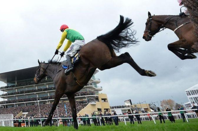 Sizing John, en la carrera que ganó en Cheltenham.-AFP / GLYN KIRK